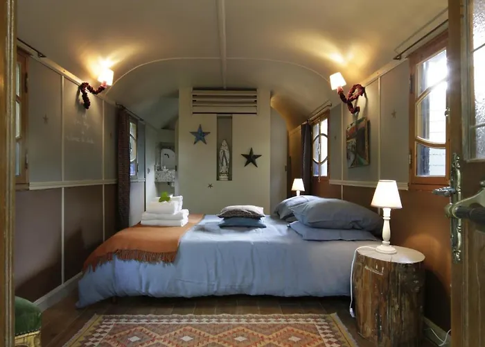 Bed & Breakfast Le Chateau D'uzer