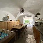Le Château D'uzer Couette-café
