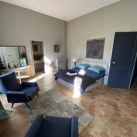 Couette-café Le Chateau D'uzer 4*