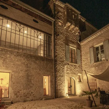 Le Château D'uzer 4*