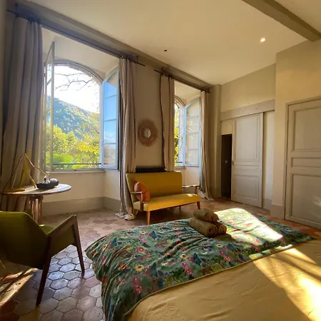 Le Château D'uzer 4*