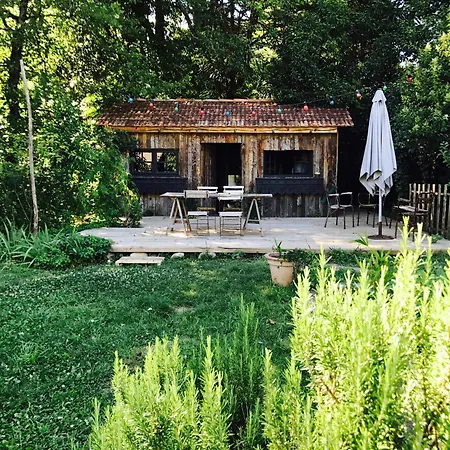 Couette-café Le Chateau D'uzer