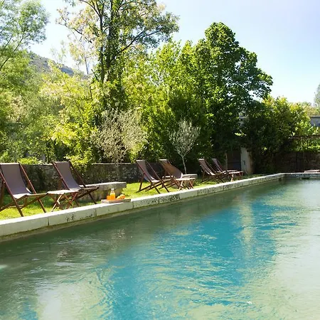Le Château D'uzer 4*