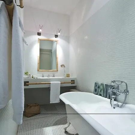Le Château D'uzer Couette-café 4*